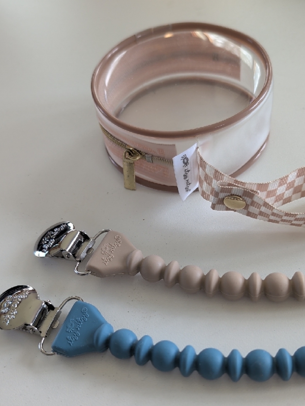 Itzy Ritzy Silicone Pacifier Clips & Holder - Picture 2 of 2